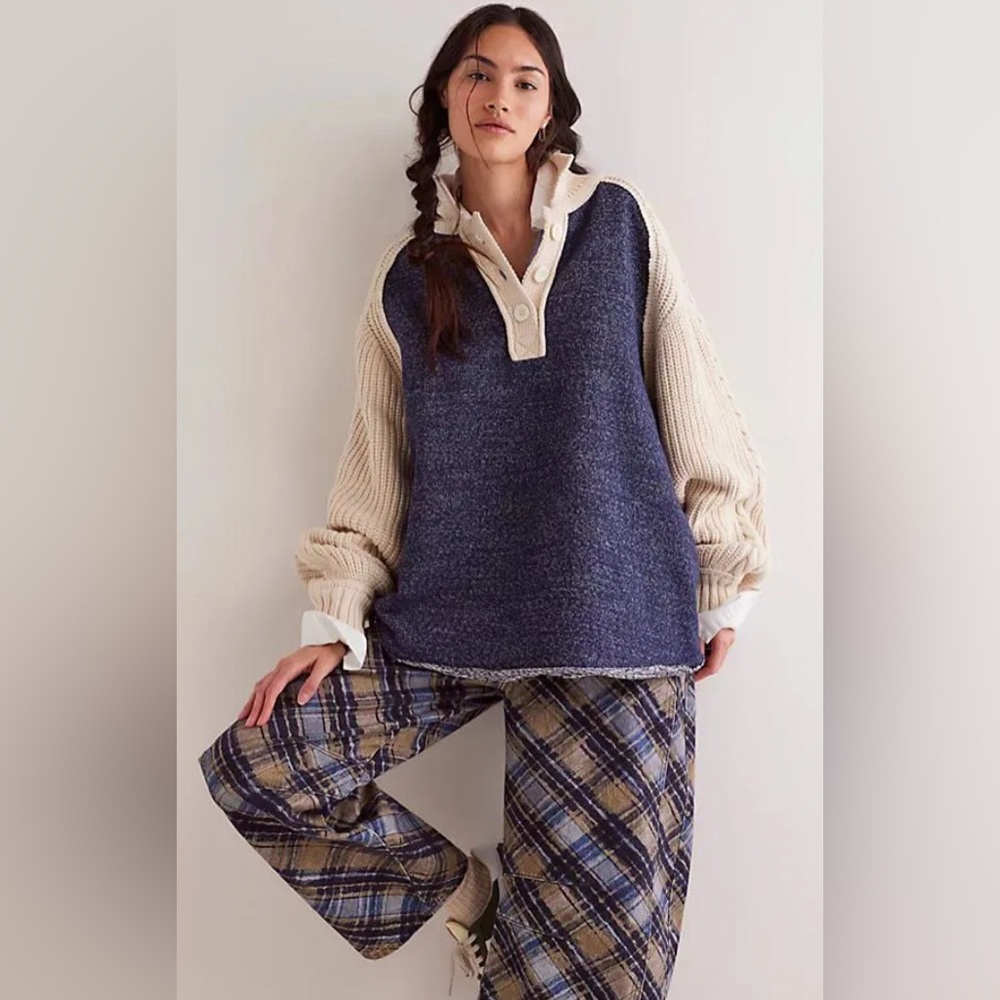 Free People Navy and Cream V-Neck Sweater